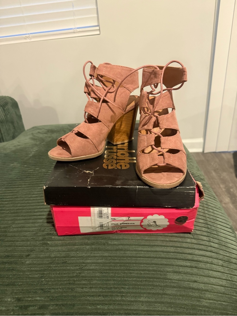 Dolce by Mojo Moxy Mauve Lace-Up Block Heel Sandals Size 7 EUC
